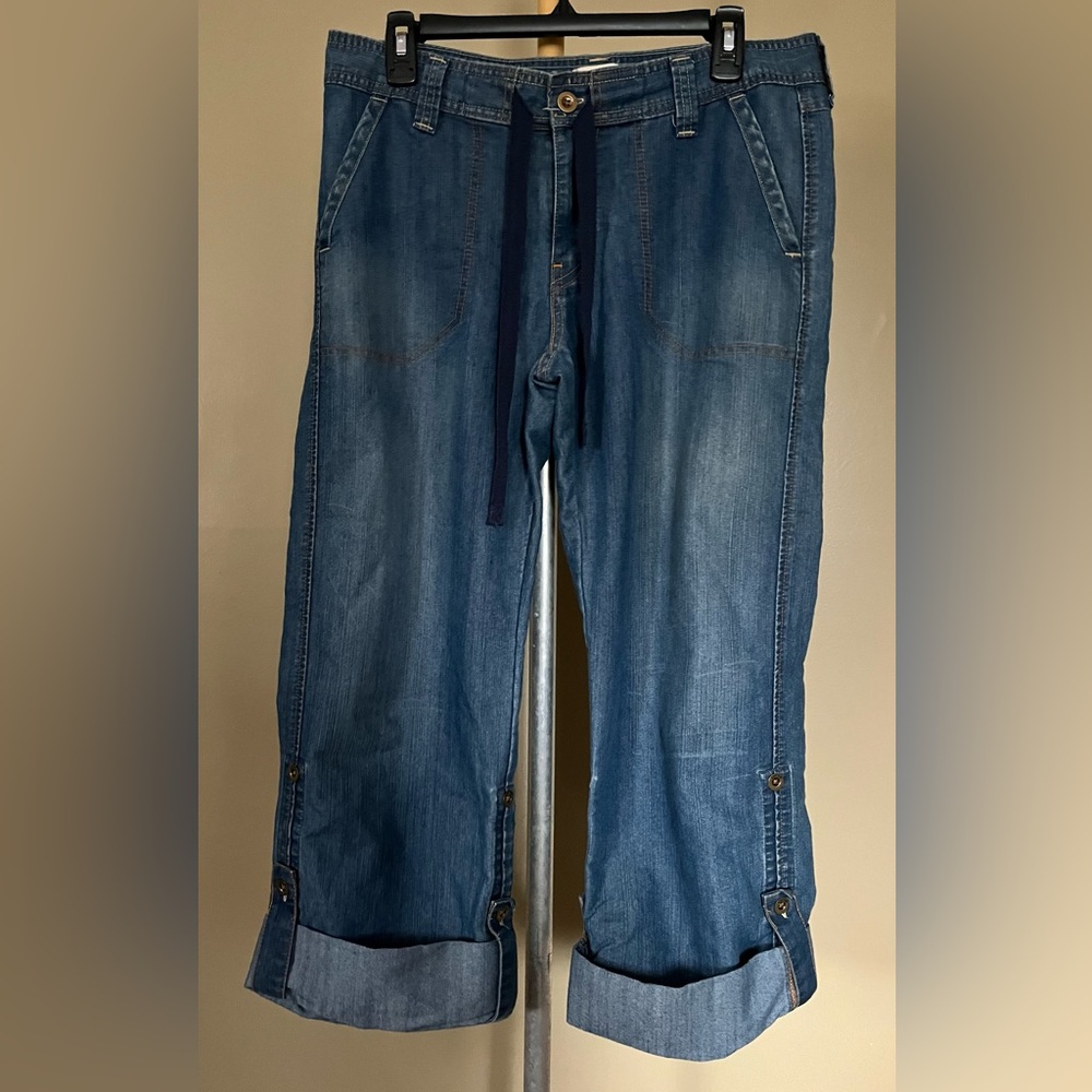 LEVI’S Women's Size 8 Wide Leg Blue Jeans Adjustable Length Excellent condition